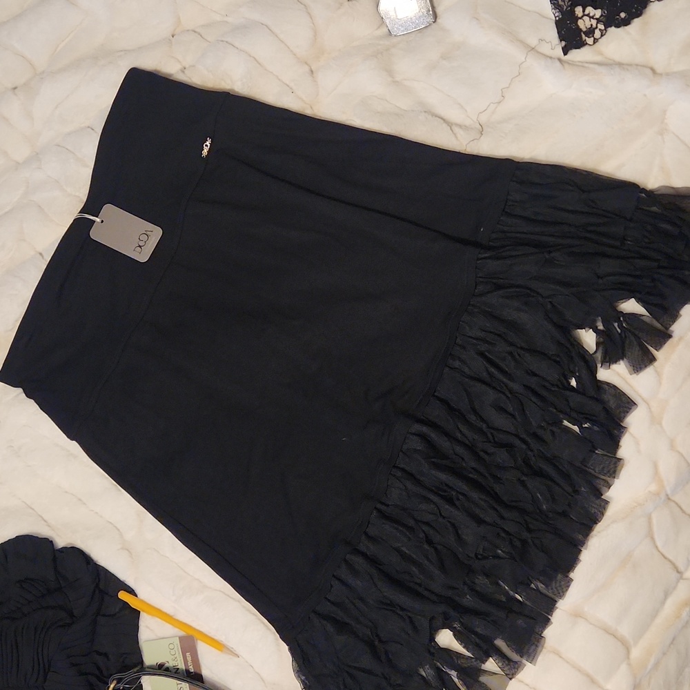 Deca-Paris Black Skirt